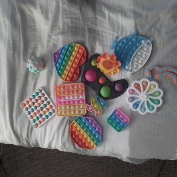 Fidgets - Picture 1 of 1